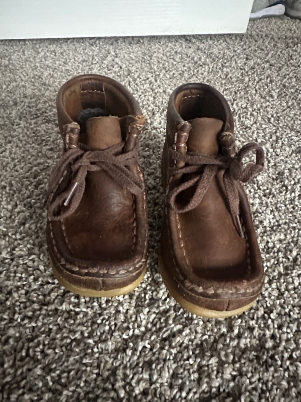Clarks Toddler Classic Brown Leather Moc Toe Lace-Up Boots